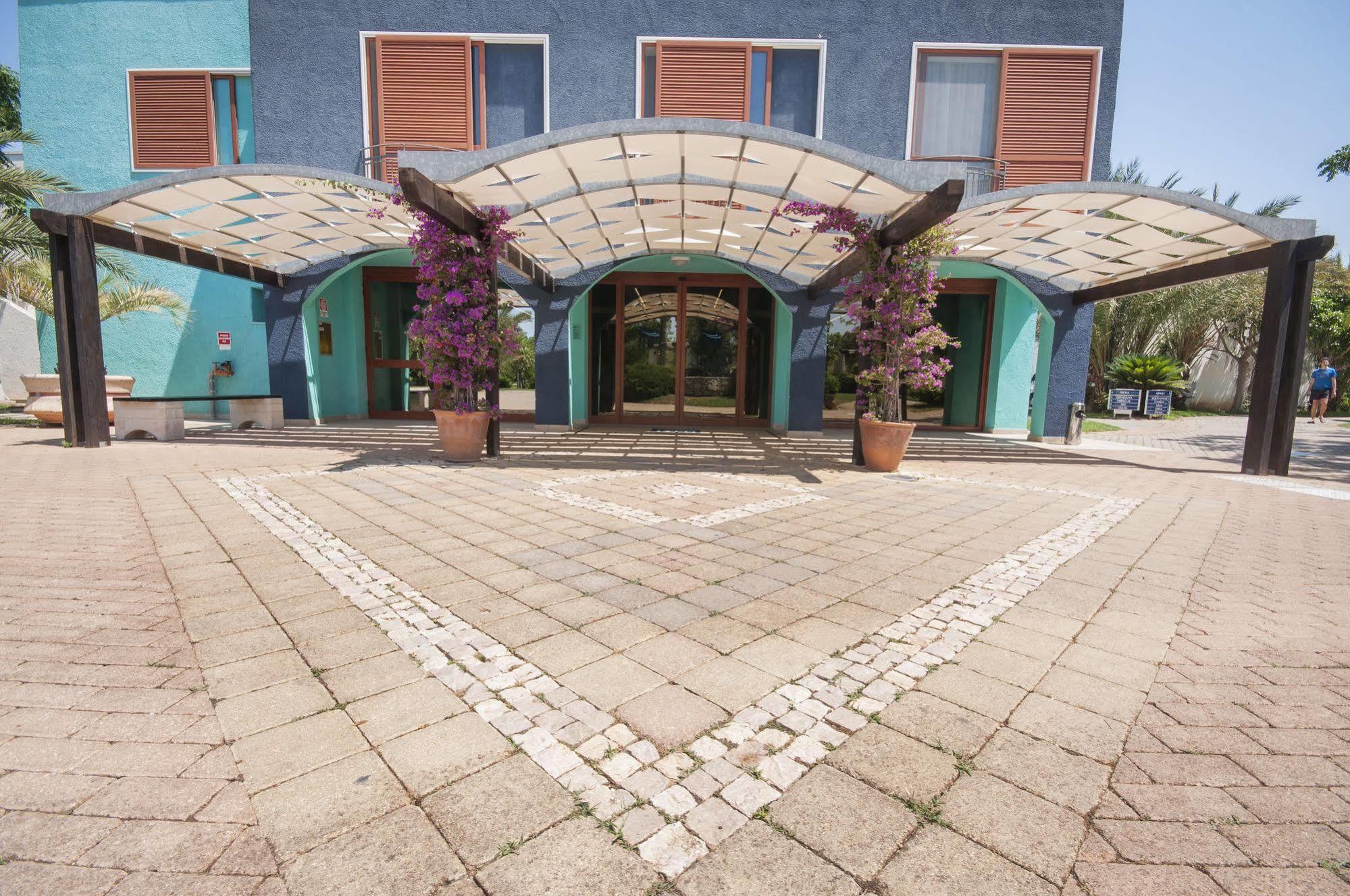 Blu Salento Village ซันตีซิโดโร ภายนอก รูปภาพ